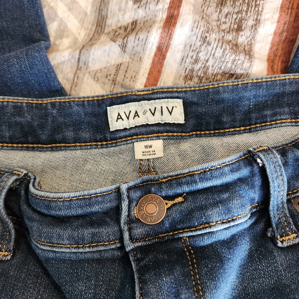 Women's size 16w Ava & Viv jeans Mid rise